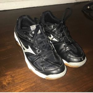 Volleyball Shoes Mizuno